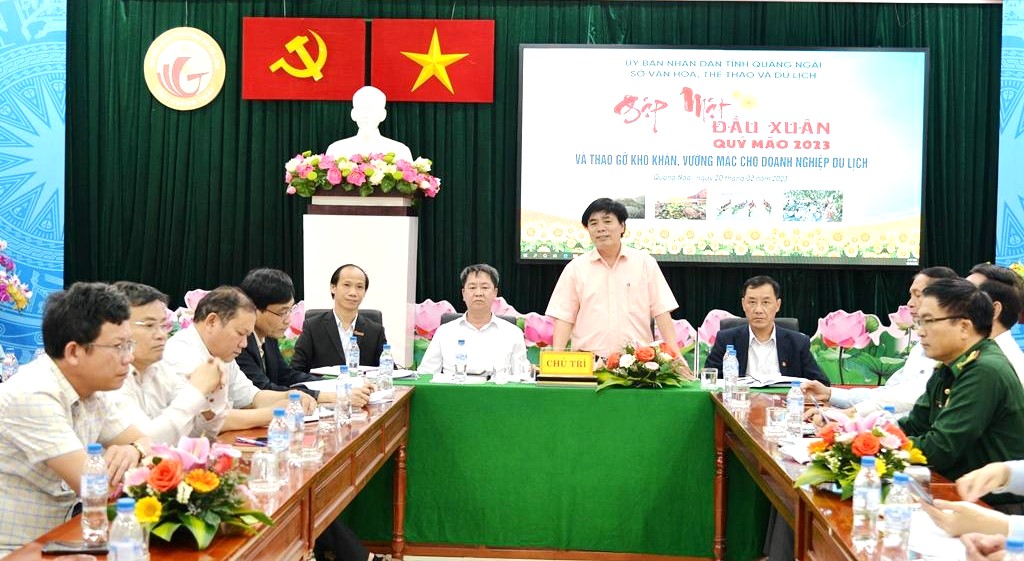 Nguyễn Tiến Dũng- Giám đốc Sở VH-TT&DL Quảng Ngãi, phát biểu tại buổi gặp mặt các doanh nghiệp du lịch
