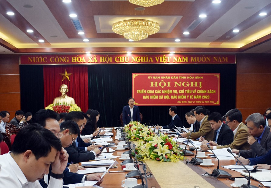 Phó Chủ tịch UBND tỉnh Hòa Bình Nguyễn Văn Toàn, phát biểu tại hội nghị.