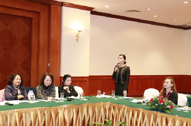 Bà Nguyễn Mai - TGĐ Natrumax Việt Nam phát biểu tại hội nghị