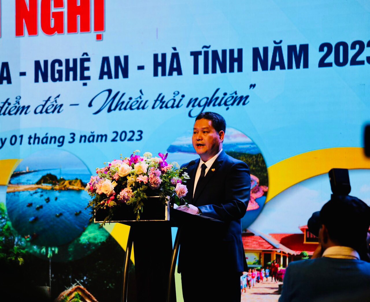 Ông Phạm Nguyên Hồng, Giám đốc Sở  Văn hóa, Thể thao và Du lịch Thanh Hóa phát biểu khai mạc hội nghị