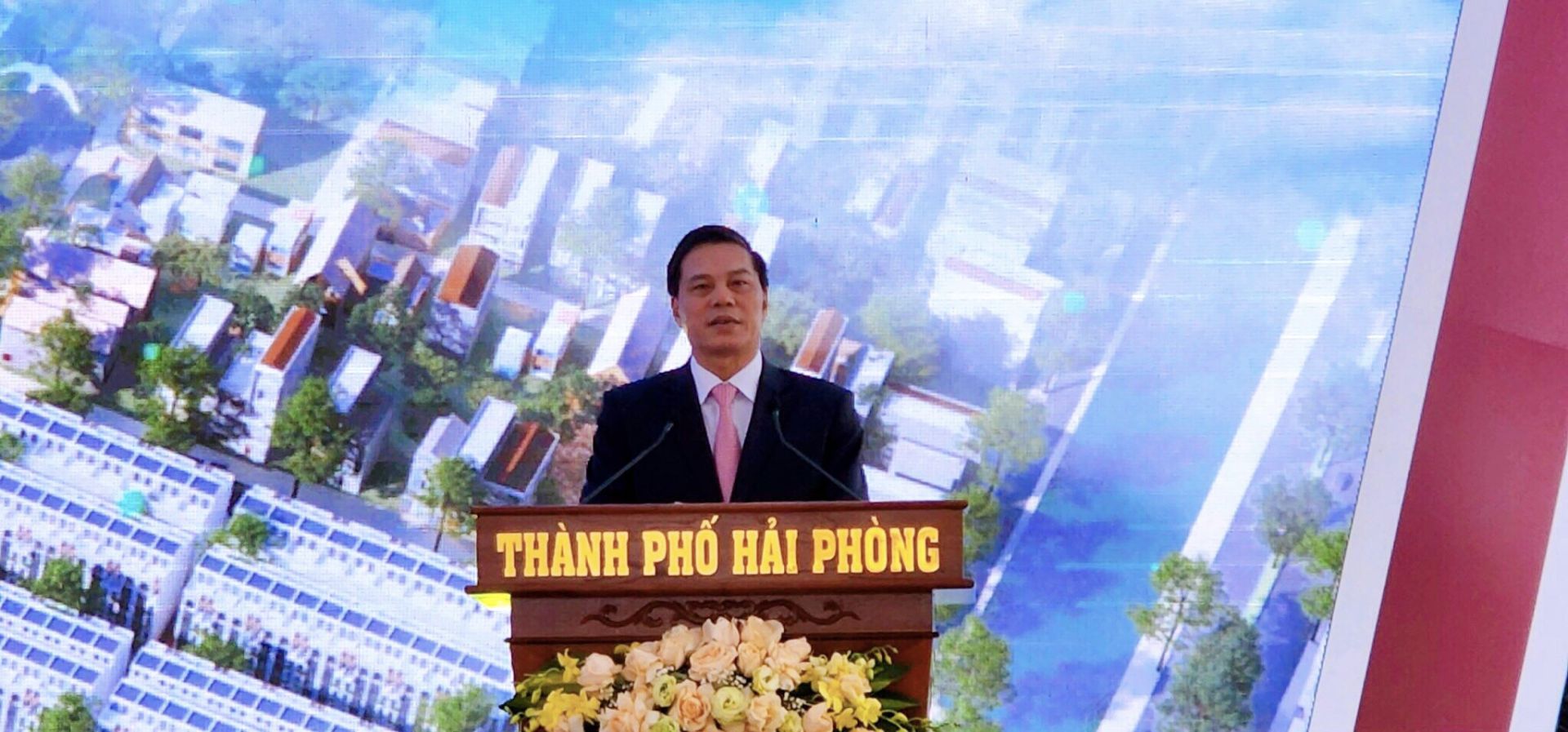 Chủ tịch UBND TP Hải Phòng Nguyễn Văn Tùng  phát biểu