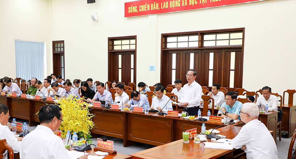 Ông Nguyễn Văn Lợi đã biểu dương những kết quả nổi bật của thị xã Bến Cát trong năm 2022.