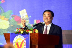 Bộ trưởng Lê Minh Hoan giới thiệu 3 cuốn sách nên đọc khi bước vào thương trường