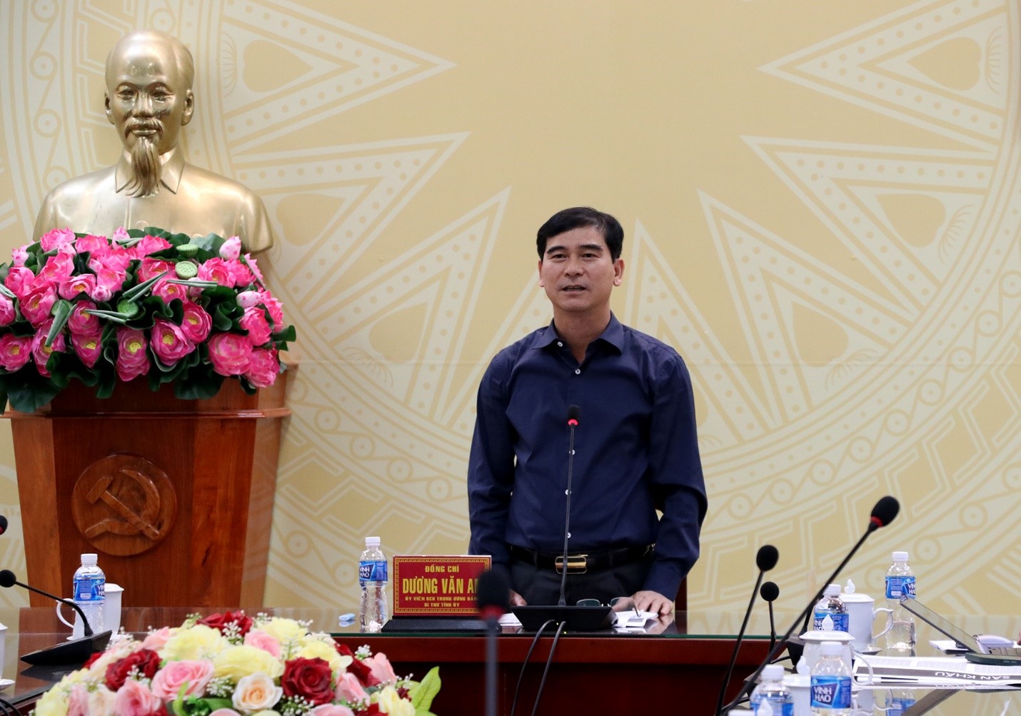 Secretary of Binh Thuan Provincial Party Committee - Duong Van An, delivered a speech.