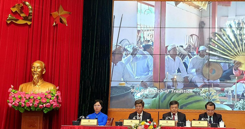 “UBND tỉnh Bình Thuận trân trọng mời Nhân dân và du khách đón xem chương trình Lễ Khai mạc Năm Du lịch quốc gia 2023 