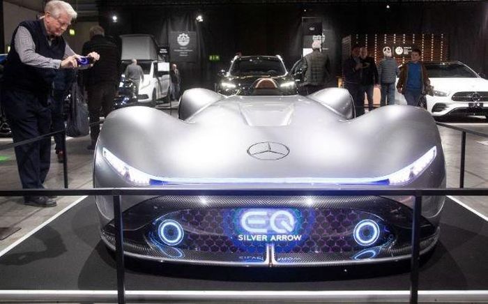 Mercedes-Benz EQ Silver Arrow chạy bằng điện tại Auto Zurich Car Show 2022 ở thành phố Zurich, Thụy Sĩ - Ảnh: Reuters