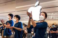 Chiến lược gì giúp Apple có thể giữ lại việc làm cho nhân viên?