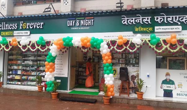 Cửa hàng dược phẩm Day & Night ở Ấn Độ