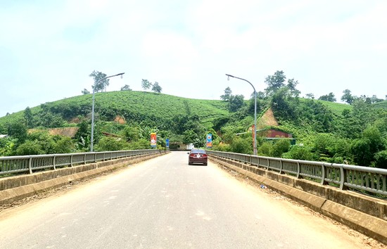 Cầu Mỹ Thuận (Tân Sơn) được đầu tư, góp phần kết nối các vùng, miền trong tỉnh