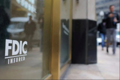 Quỹ bảo hiểm tiền gửi của FDIC được sử dụng để hỗ trợ các ngân hàng đổ vỡ là gì?