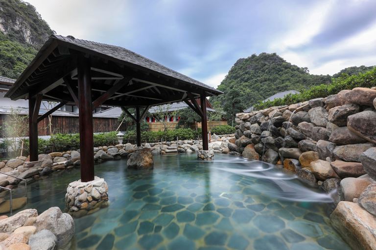 Tắm onsen là một trong những hình thức nghỉ dưỡng chăm sóc sức khỏe được yêu thích nhất thế giới