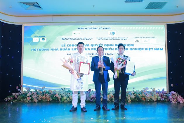 Lễ công bố và trao quyết định bổ nhiệm Hội đồng nhà huấn luyện và phát triển doanh nghiệp Việt Nam