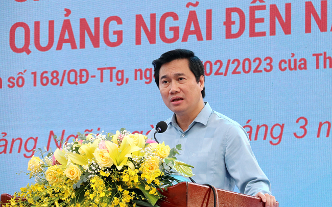 Thứ trưởng Bộ Xây dựng Nguyễn Tường Văn, phát biểu tại buổi lễ công bố Quyết định số 168 của Thủ tướng Chính phủ phê duyệt Điều chỉnh tổng thể Quy hoạch chung xây dựng KKT Dung Quất