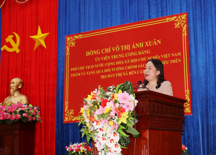 Phó Chủ tịch nước Võ Thị Ánh Xuân phát biểu tại buổi trao quà