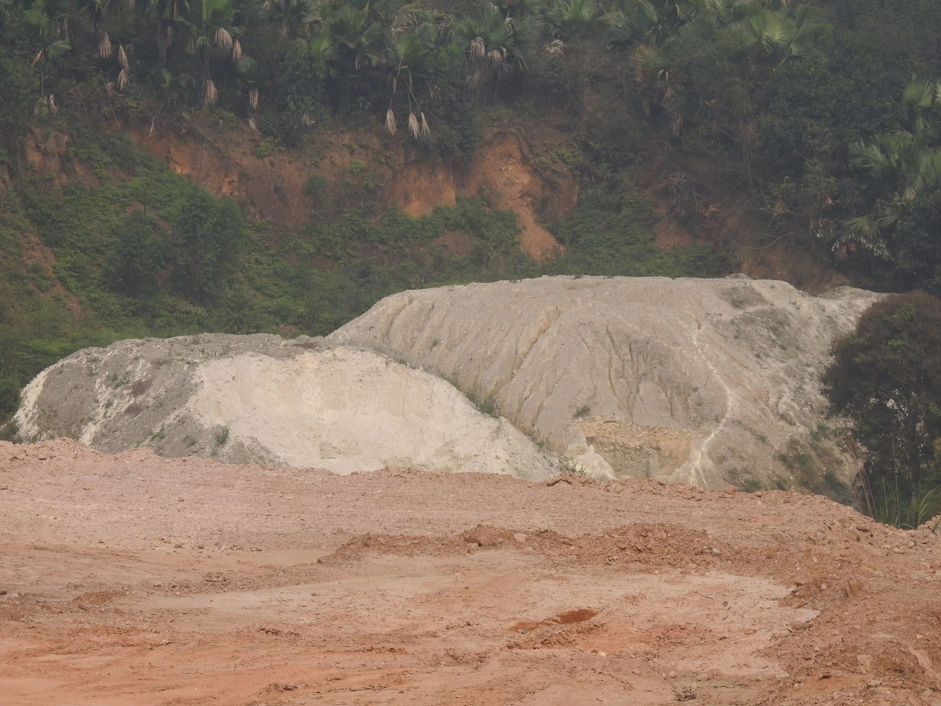 Công ty TNHH thương mại Tiến Đạt đã vi phạm về lĩnh vực đất đai, khoáng sản và bảo vệ môi trường