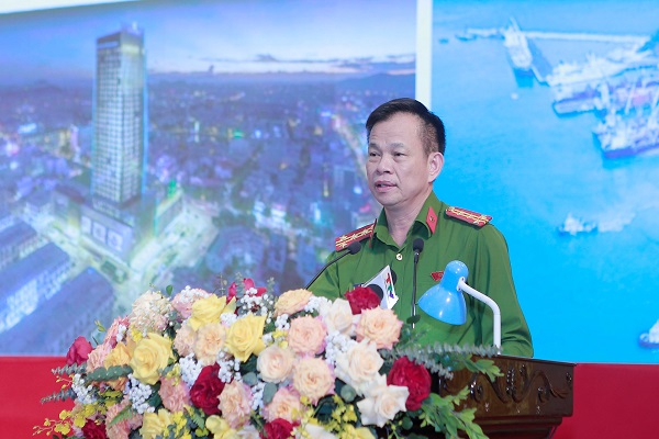 Ông Lê Như Lập - Phó Giám đốc Công an tỉnh Thanh Hóa giải đáp những vướng mắc của DN liên quan đến PCCC