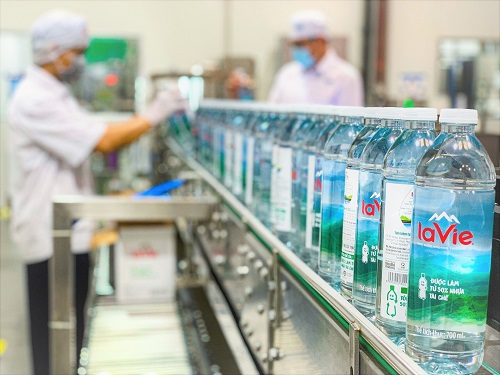 La Vie là doanh nghiệp duy nhất tại Việt Nam được cấp chứng nhận quốc tế về quản lý nước bền vững từ Liên minh Quản lý Nước (AWS).