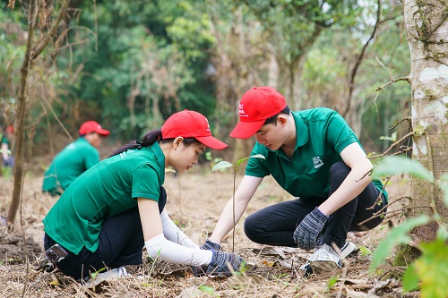 Nestlé Việt Nam cùng người tiêu dùng trải nghiệm hoạt động trồng rừng tại
Vườn Quốc Gia Cúc Phương