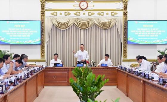 The People's Committee of Ho Chi Minh City held a meeting on the socio-economic situation in February and implemented tasks and solutions in March 2023.