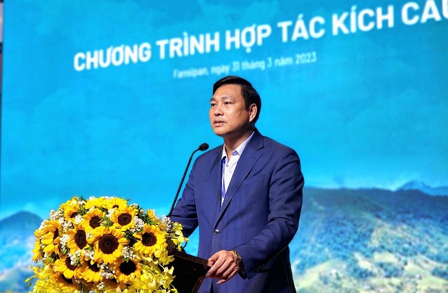 Ông Trần Sơn Bình - PGĐ Sở Du lịch tỉnh Lào Cai phát biểu phát động chương trình.