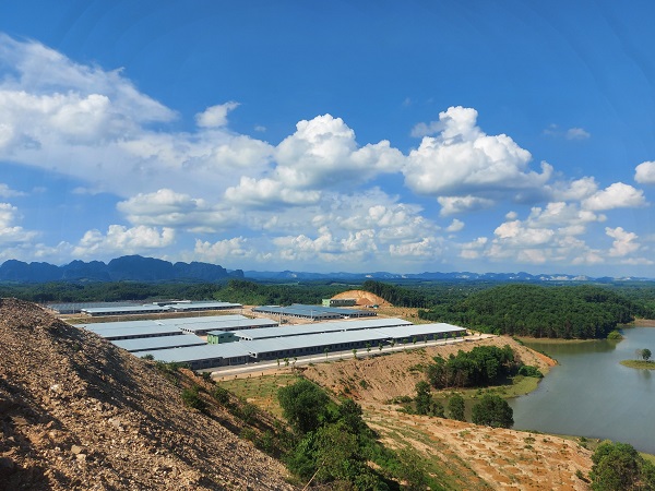 Dự án Khu liên hợp sản xuất, chăn nuôi, chế biến thực phẩm Công nghệ cao Xuân Thiện ở Minh Tiến, Ngọc lặc là dự án lớn nhất trong lĩnh vực nông nghiệp được đầu tư vào Thanh Hoá tính đến thời điểm này