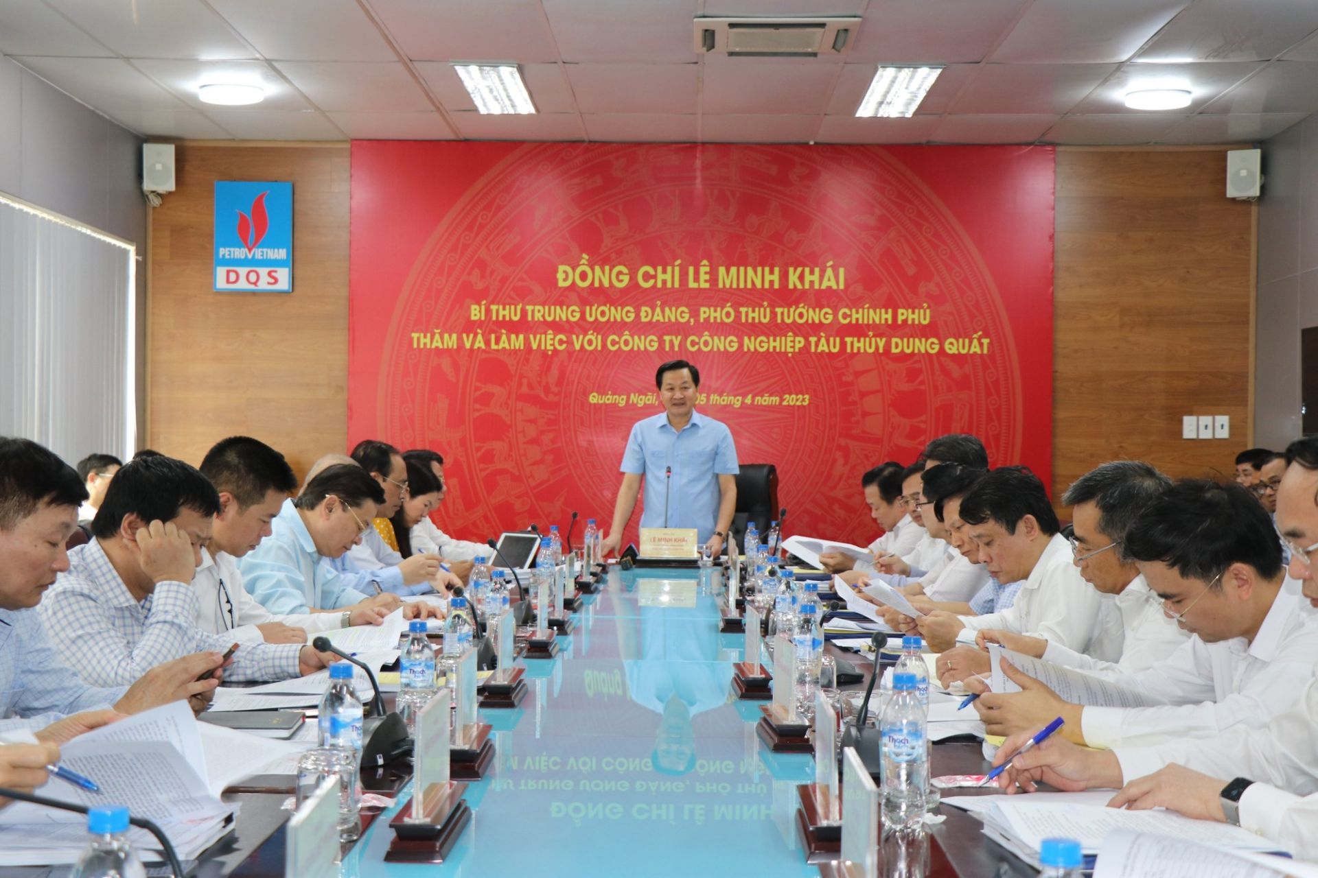 Phó Thủ tướng Lê Minh Khái làm việc với các bộ, ngành, cơ quan về phương án xử lý đối với Công ty Công nghiệp tàu thủy Dung Quất.