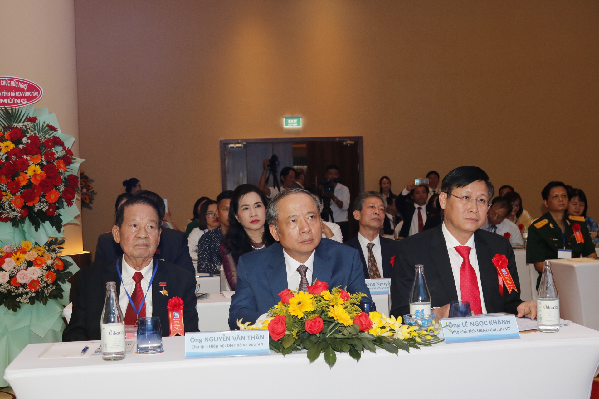 Đại hội có sự quan tâm của TS.Nguyễn Văn Thân - Chủ tịch HIệp Hội DN Nhỏ và vừa Việt Nam (ngồi giữa)