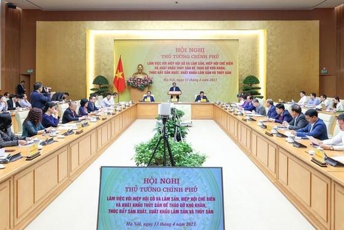 Thủ tướng Phạm Minh Chính chủ trì buổi làm việc với Hiệp hội Gỗ và Lâm sản