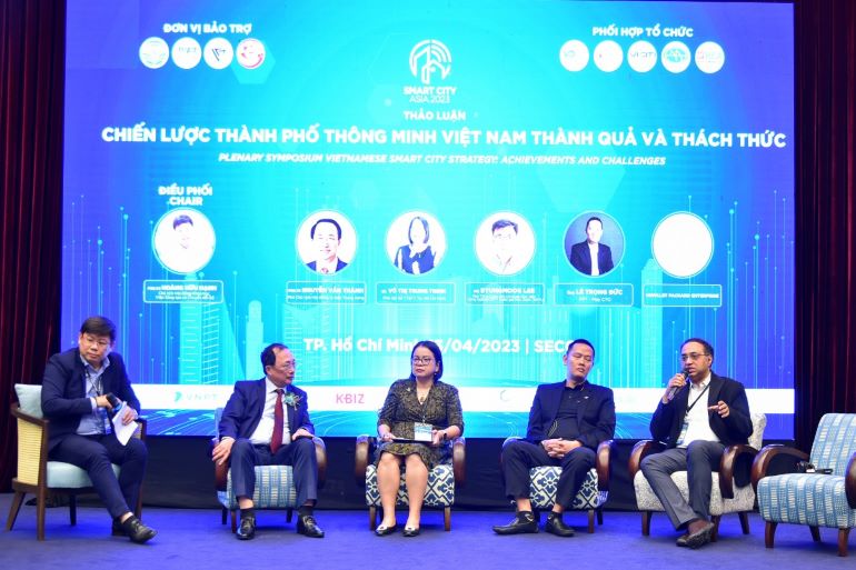Các diễn giả tại thảo luận Chiến lược TP thông minh Việt Nam thành quả và thách thức