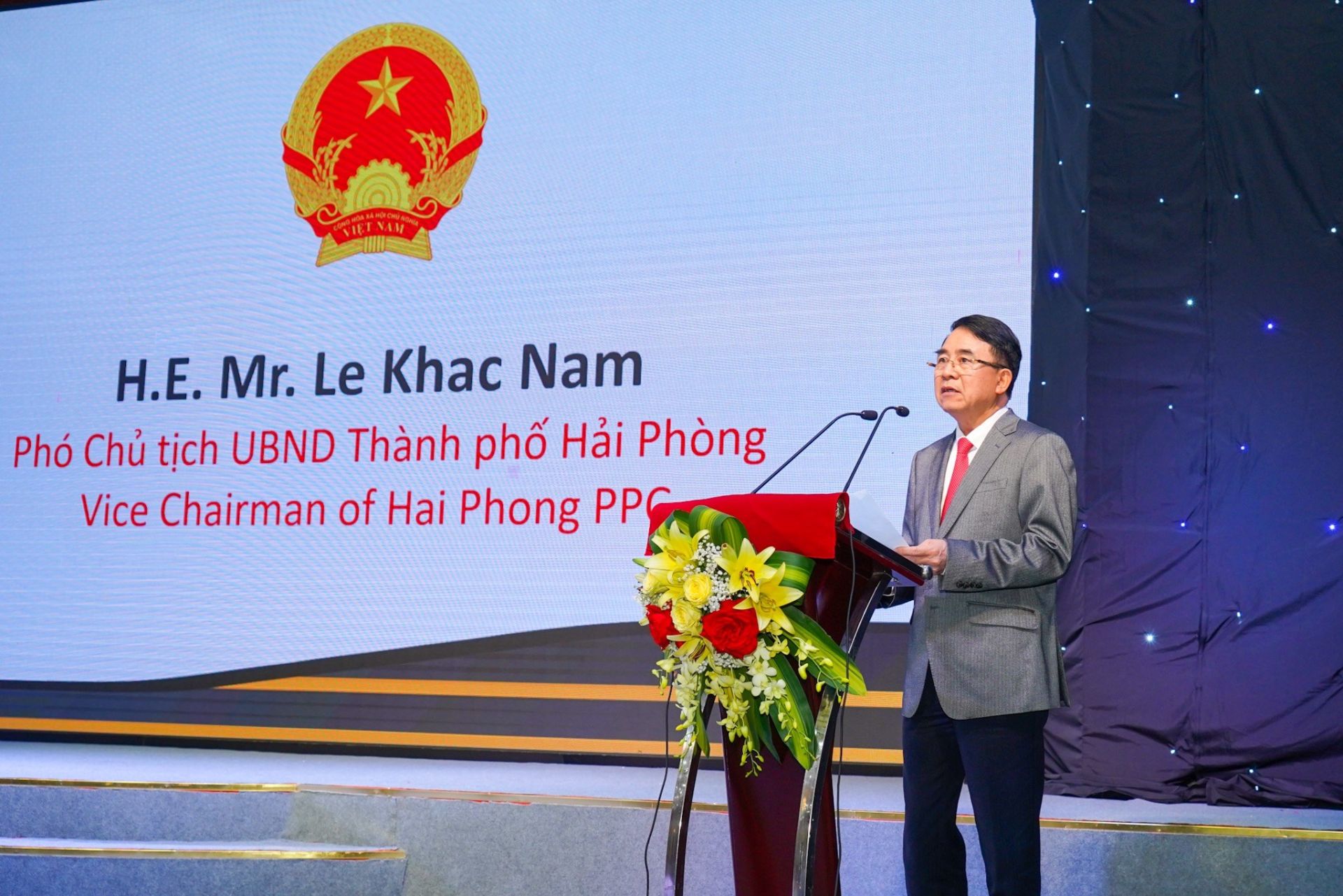 Phó Chủ tịch UBND thành phố Lê Khắc Nam thông tin về thành phố Hải Phòng