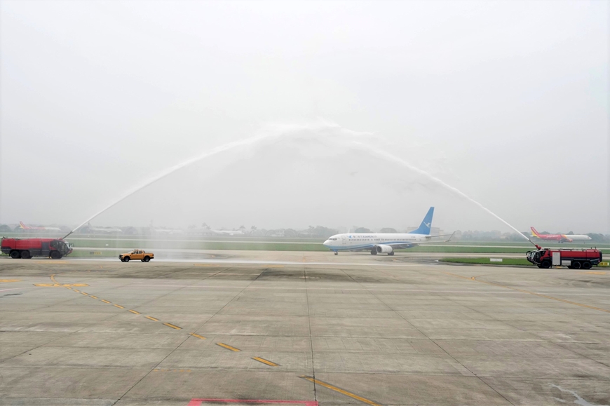 Để chào đón sự kiện này, sân bay Nội Bài đã thực hiện nghi thức 