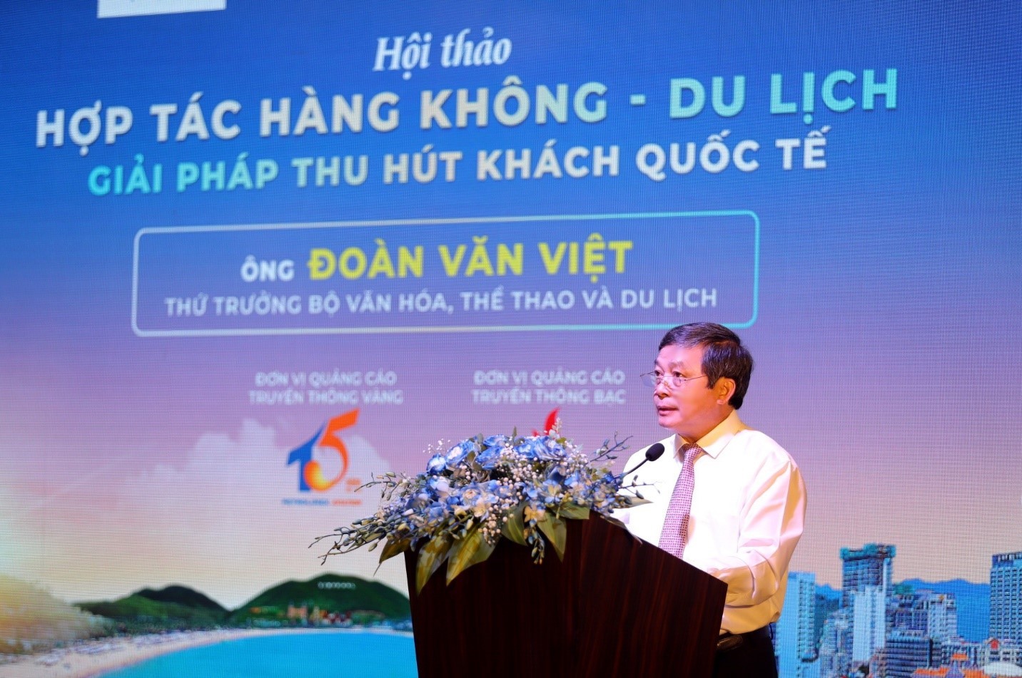 Deputy Minister of Culture, Sports, and Tourism Doan Van Viet gave the opening speech.