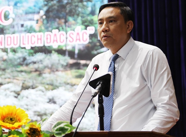 Tiến sỹ Hoàng Giang - Phó Bí thư Tỉnh ủy tỉnh Lào Cai phát biểu khai mạc hội thảo.