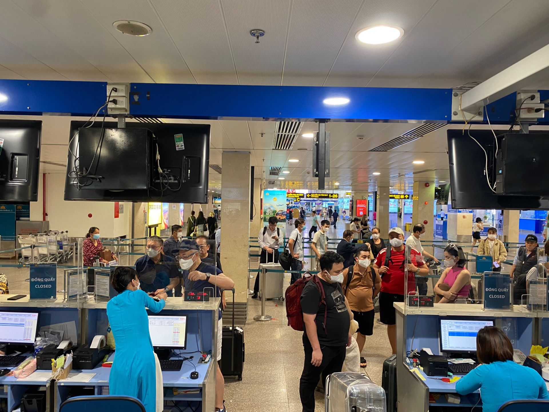 Khu vực check in tại Cảng HKQT Tân Sơn Nhất
