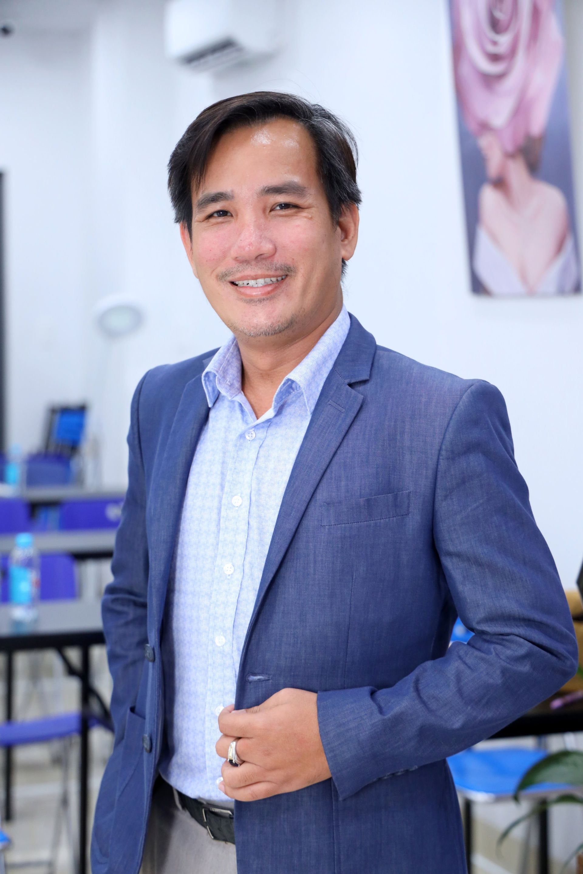 Ông Nguyễn Hữu Vị - Giám đốc Bệnh Viện ĐHYD Việt - Sing