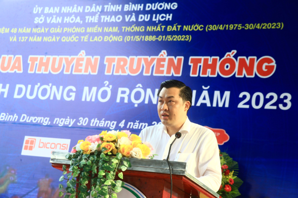 Ông Cao Văn Chóng-PGĐ Sở Văn hóa, Thể thao và Du lịch-Trưởng ban tổ chức, phát biểu Khai mạc giải