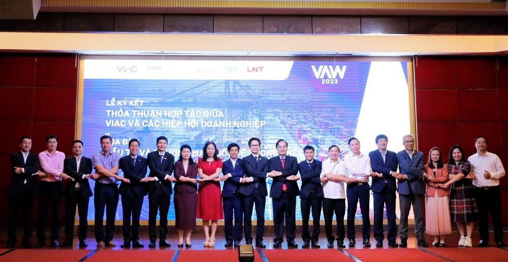 The Vietnam International Arbitration Center signed a cooperation agreement with business associations