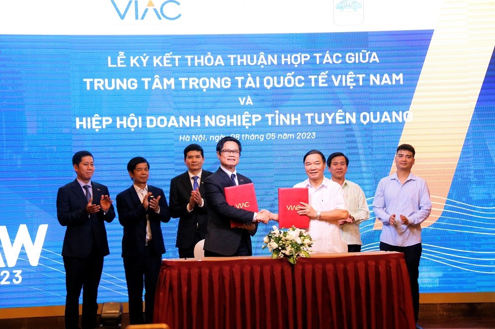 Cooperation signing ceremony between VIAC and Tuyen Quang Business Association, Nguyen Huu Thap