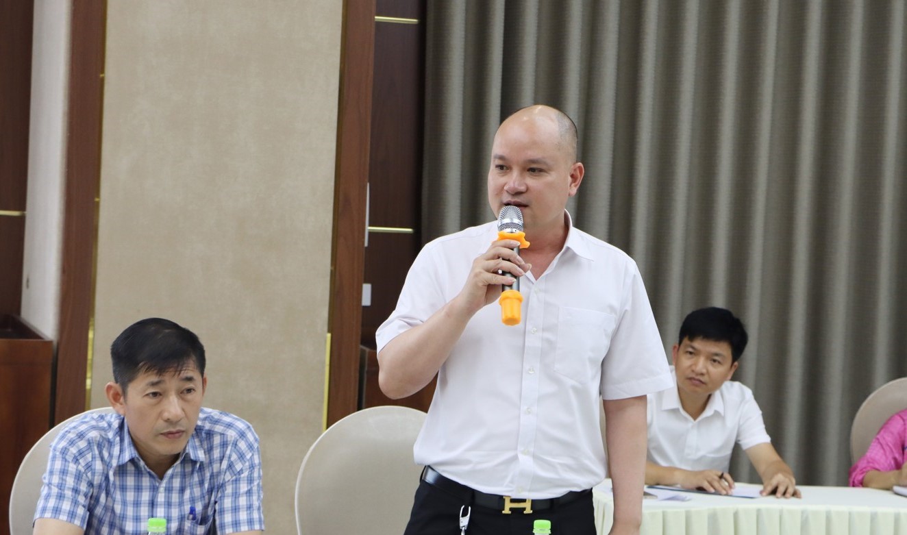 Mr. Nguyen Dinh Tan, Chairman of the Association of SMEs in Bac Ninh City spoke at the conference.