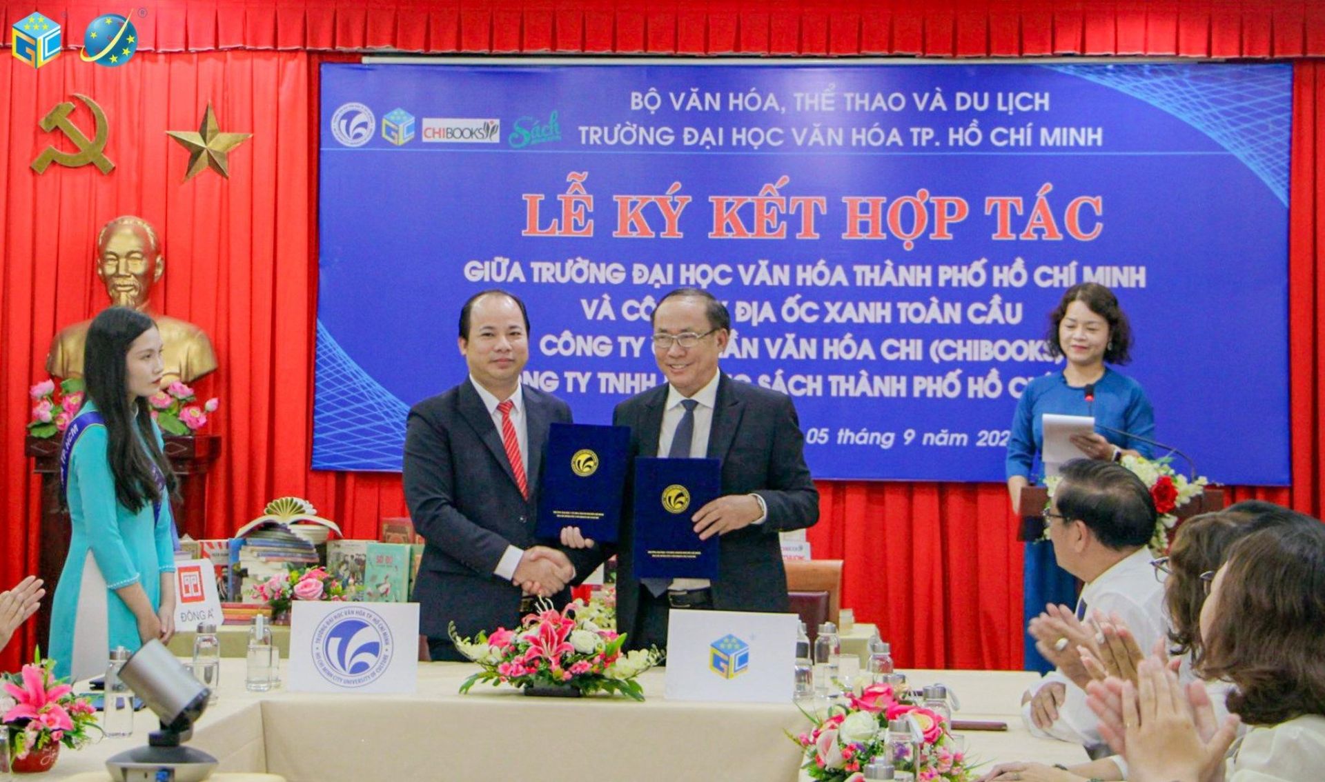 Lễ ký kết hợp tác toàn diện giữa Xanh Toàn Cầu Group và trường Đại học Văn hoá TP.HCM.