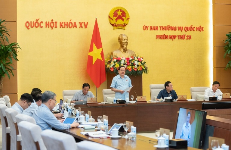 Phó Chủ tịch Thường trực Quốc hội Trần Thanh Mẫn điều hành phiên họp.