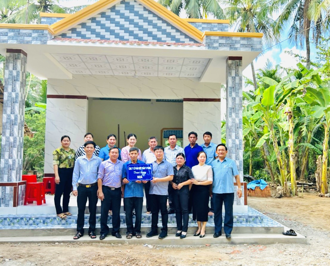 Dược phẩm TV.PHARM trao tặng căn nhà tình nghĩa cho hộ gia đình bà Thạch Thị Hên 92 tuổi, xã Hùng Hoà, huyện Tiểu Cần, tỉnh Trà Vinh