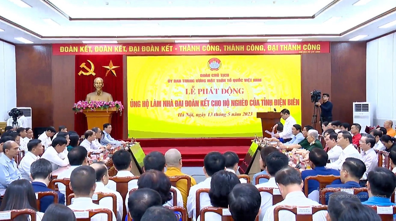 Overview of the launching ceremony to support building great solidarity houses for poor households in Dien Bien province.