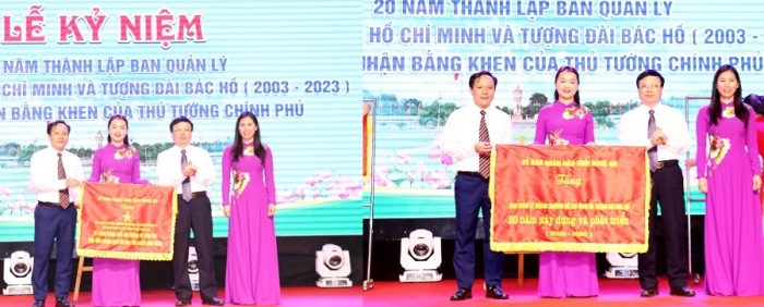 Ông Bùi Đình Long - Phó Chủ tịch UBND tỉnh Nghệ An tặng Cờ thi đua và Bức trướng của UBND tỉnh cho Ban quản lý Quảng trường Hồ Chí Minh và Tượng đài Bác Hồ
