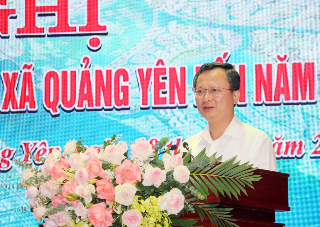 Ông Cao Tường Huy, Quyền Chủ tịch UBND tỉnh, phát biểu tại hội nghị.