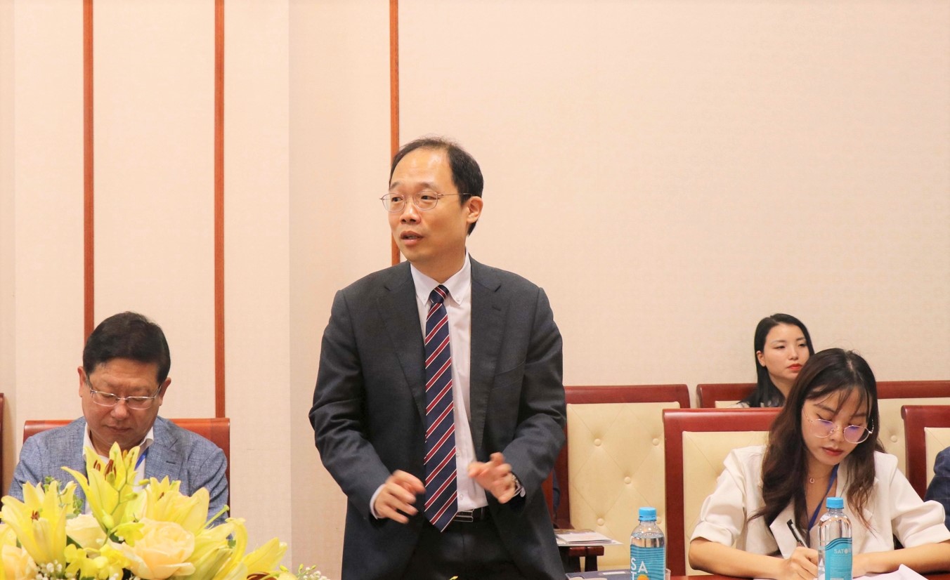 Ngài Yoon Sang-key, Tham tán Công sứ Hàn Quốc tại Việt Nam.