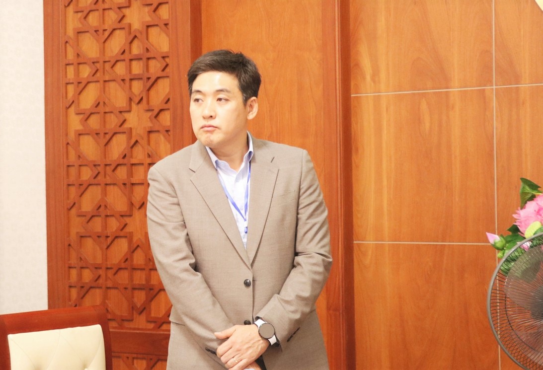 Đại diện doanh nghiệp Hàn Quốc tham gia ý kiến tại chương trình kết nối.