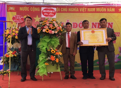 Dòng họ Lê Văn ở xã Nghi Thịnh đón nhận danh hiệu Dòng họ văn hoá năm 2022