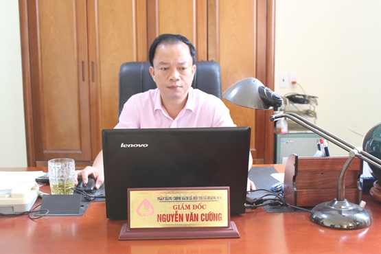 Ông Nguyễn Văn Cường – Giám đốc Ngân hàng CSXH thị xã Hoàng Mai đang trao đổi với PV. doanhnghiephoinhap.vn về hiệu quả của tín dụng chính sách ưu đãi