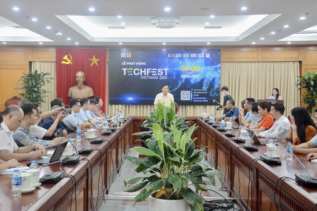 Thứ trưởng Bộ KH&CN Trần Văn Tùng phát động Ngày hội Khởi nghiệp đổi mới sáng tạo Quốc gia (Techfest Vietnam 2023) - Ảnh: VG